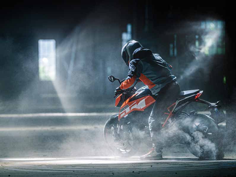 KTM 125 Duke görseli