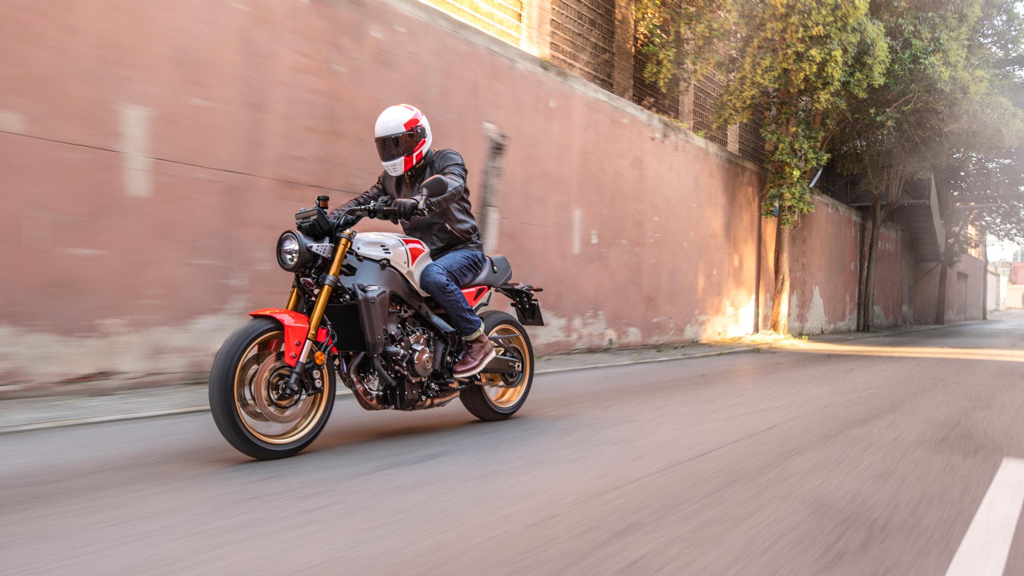 Yamaha XSR900 görseli