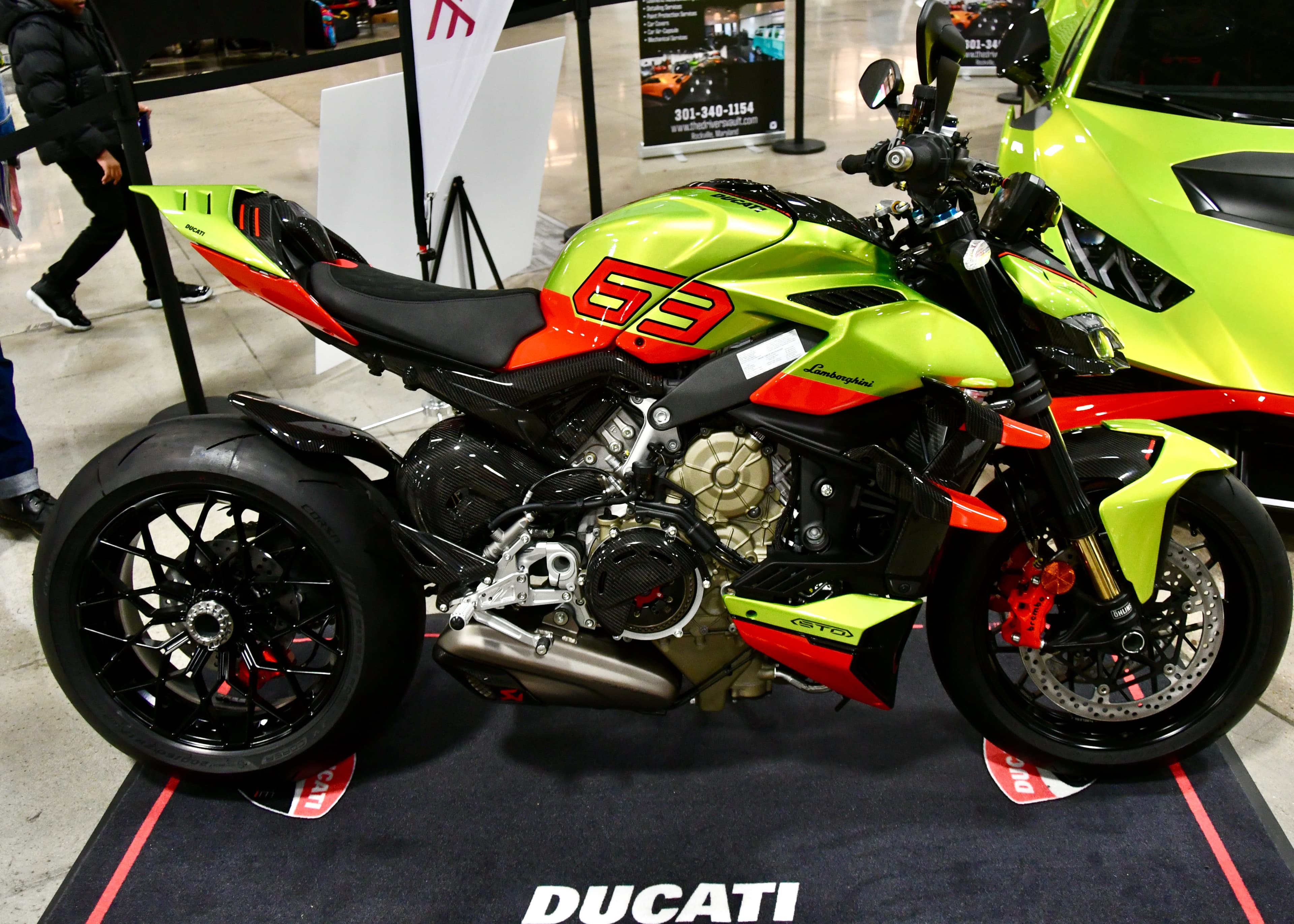 Ducati Streetfighter V4 görseli